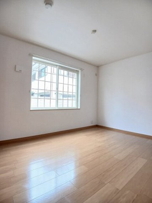 【内装】 | フェルマータⅢ | 明るい色調の室内です