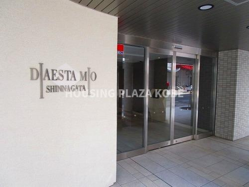 ディアエスタミオ新長田のエントランス