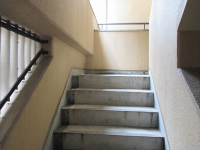 【その他共用部分】 | ルガル・デ・レイナ | 階段です