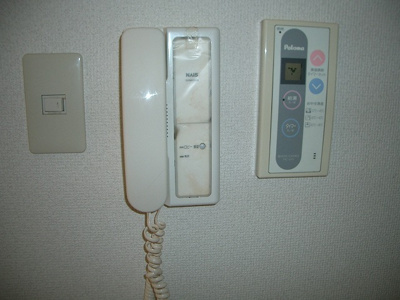 【セキュリティ】 | ルガル・デ・レイナ | 室内にインターホンがあるので来客時も安心です