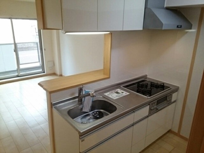 【キッチン】 | リヴェール栄谷 | コンパクトなキッチンで掃除もラクラク