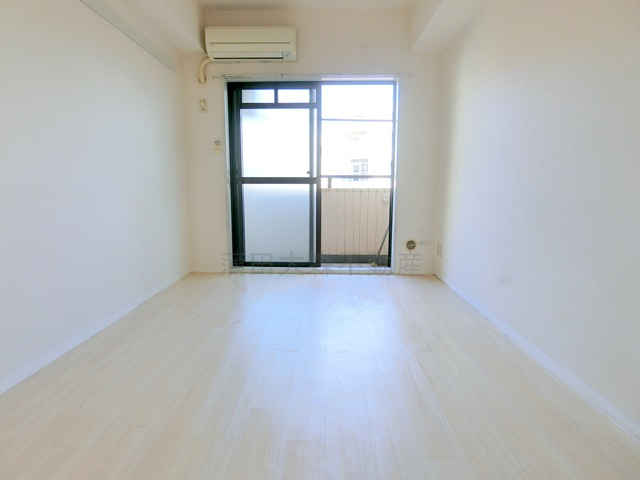 ハイタウン南馬込の居間・リビング