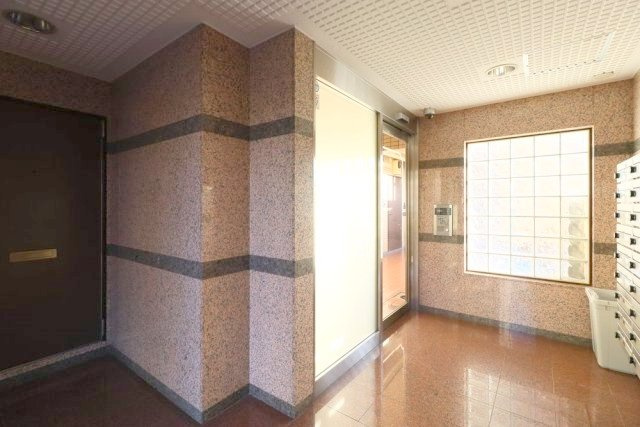 ハイタウン南馬込のエントランス