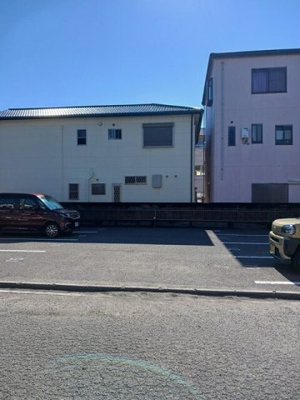 【駐車場】 | アステール宮前 | 車をお持ちの方に嬉しい駐車場付きの物件です