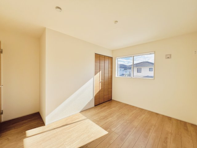 桐生市琴平町の洋室|お子様の一人部屋デビューに最適です♪