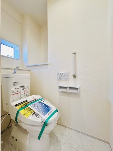 桐生市琴平町のトイレ|便利な壁収納付きトイレ◎