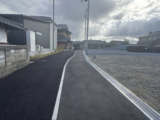 岸和田市尾生町４丁目建築条件無し土地②号地の前面道路含む現地写真