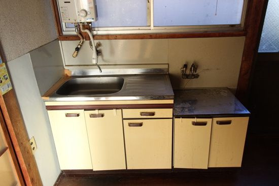 中郷２－２０３貸家のキッチン|コンパクトなキッチンで掃除もラクラク