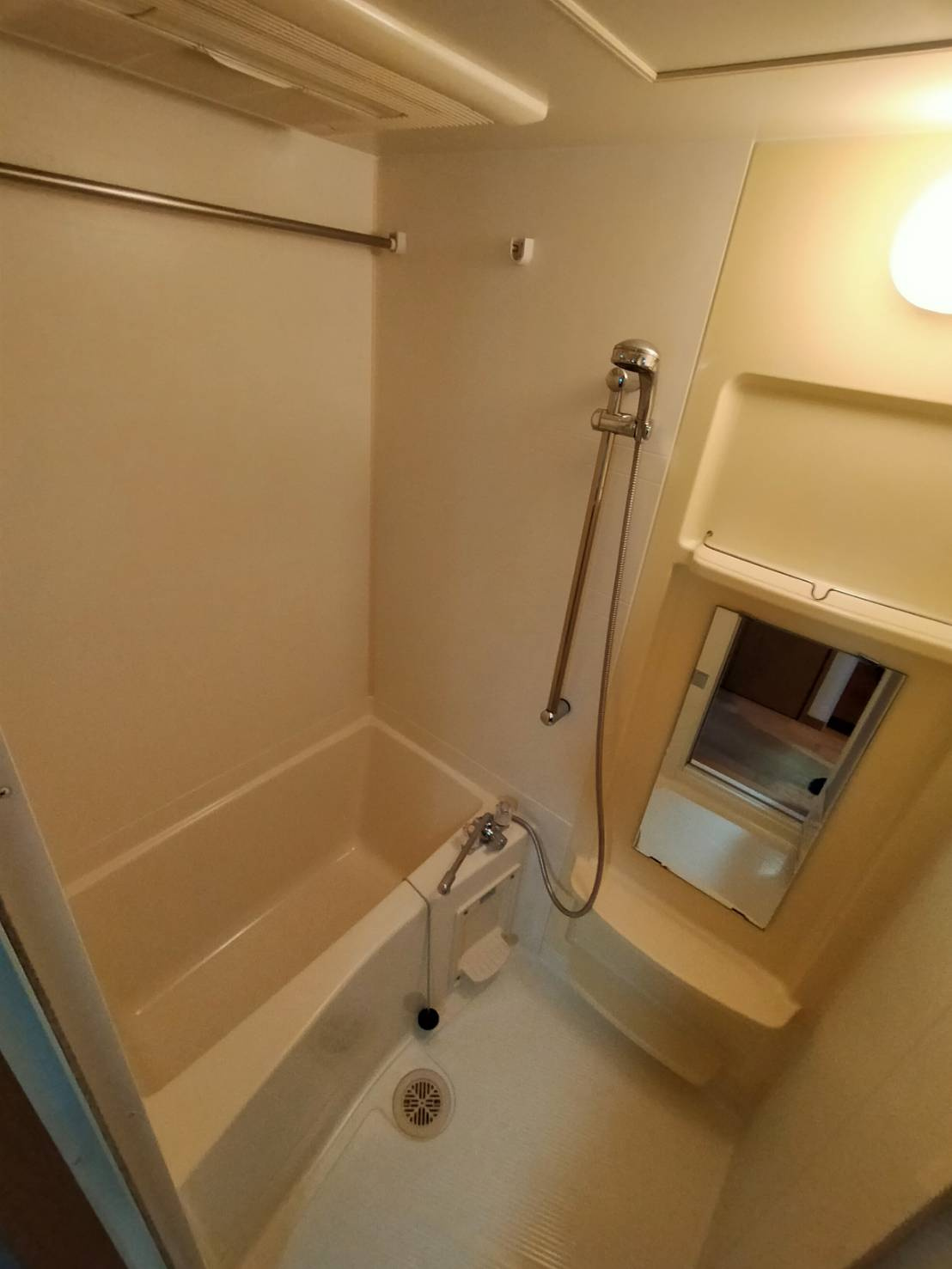 【オーナーチェンジ】エステムコート京都烏丸Ⅱの浴室|日々の暮らしに欠かせないお風呂です