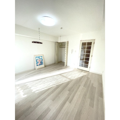 【洋室】 | メゾン・ド・プロヴァンス