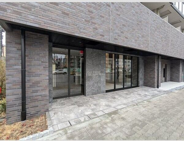 エスリード ザ・グレア大阪のエントランス