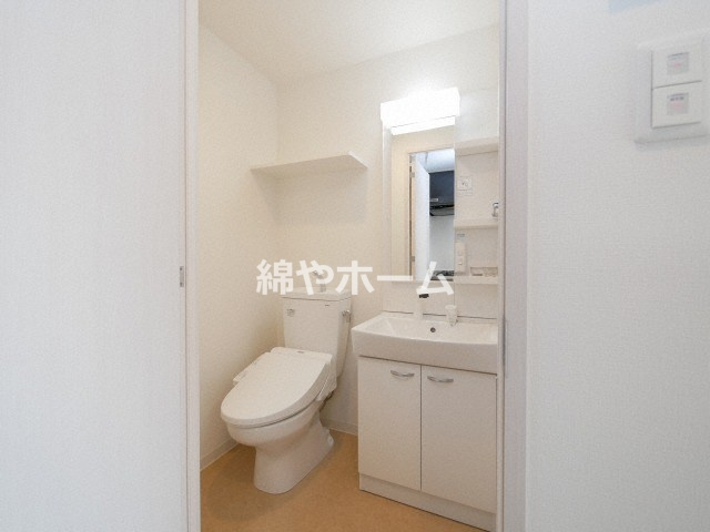 アドバンス大阪イーストのトイレ|ゆったりとした空間のトイレです