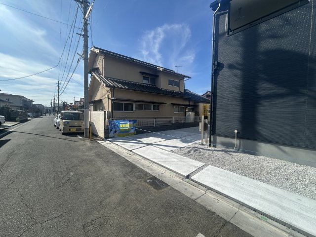 新築　前橋市大利根町第7　Livele Garden.S　2号棟の前面道路含む現地写真|現地写真　北側接道幅員約8ｍ　東側接道幅員約5.9ｍ
