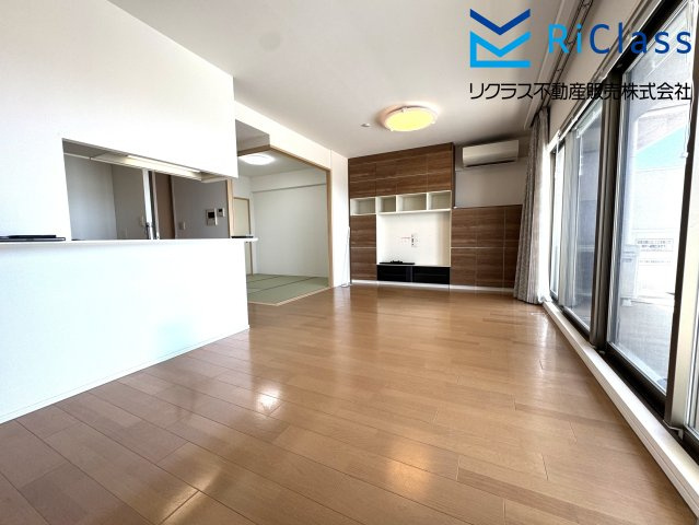 ルネ神戸星陵台の居間・リビング|使いやすい約17.1帖のリビングです