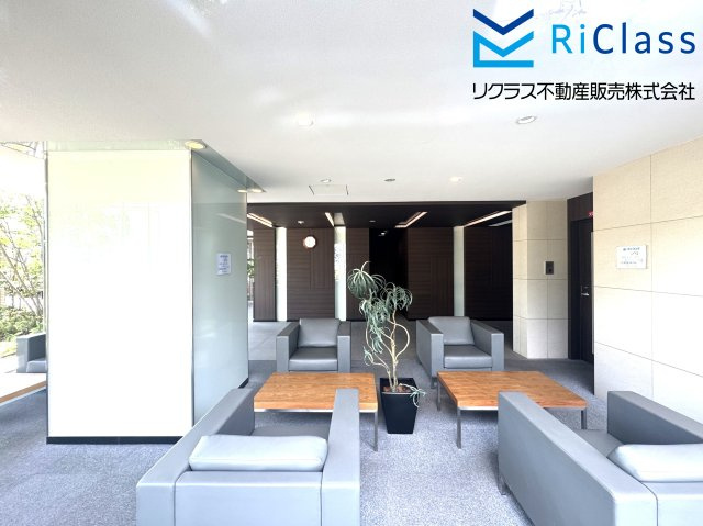 ルネ神戸星陵台のロビー|ロビーで休憩できます