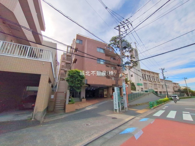 朝日シティパリオ高井戸の外観