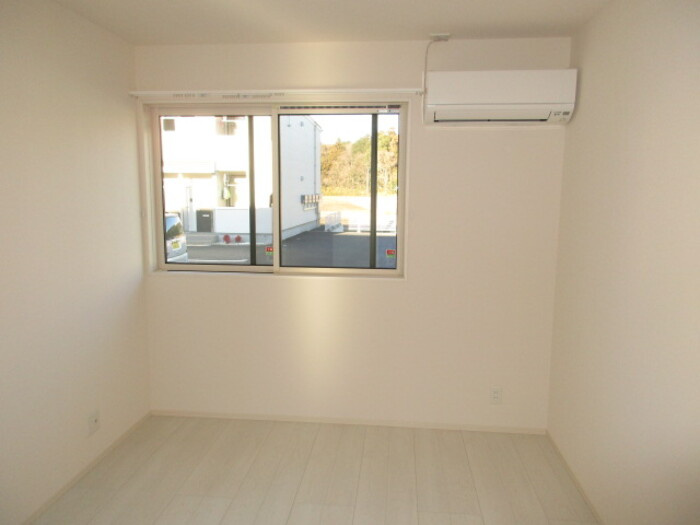 ユーミーの寝室|洋室・エアコン