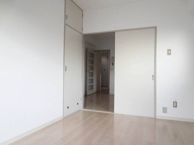 王子ハイツの洋室|奥の居室は洋室です！