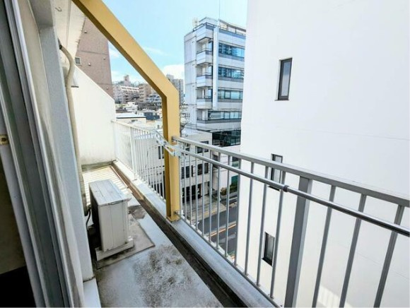 PAL中野ビルのバルコニー