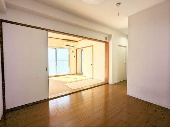 PAL中野ビルの居間・リビング