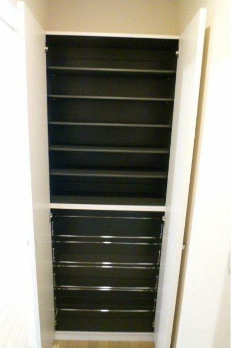 新座市野火止７丁目の賃貸マンションの収納