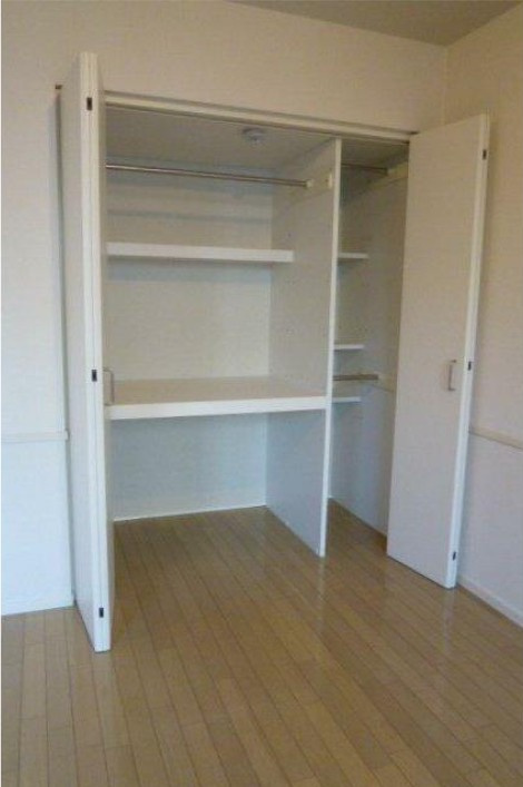 新座市野火止７丁目の賃貸マンションの収納