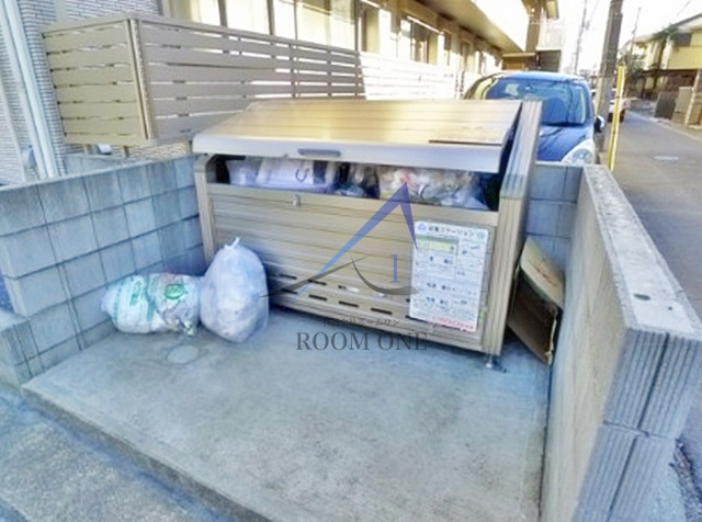 カーサ　エスコーラのその他共用部分|敷地内ごみ置き場です。