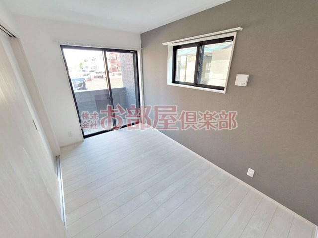 VIRIO合川の居間・リビング|個人の部屋や寝室として使える洋室です