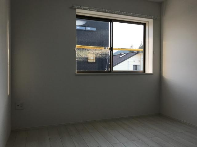 キューブ亀山の内装|洋室