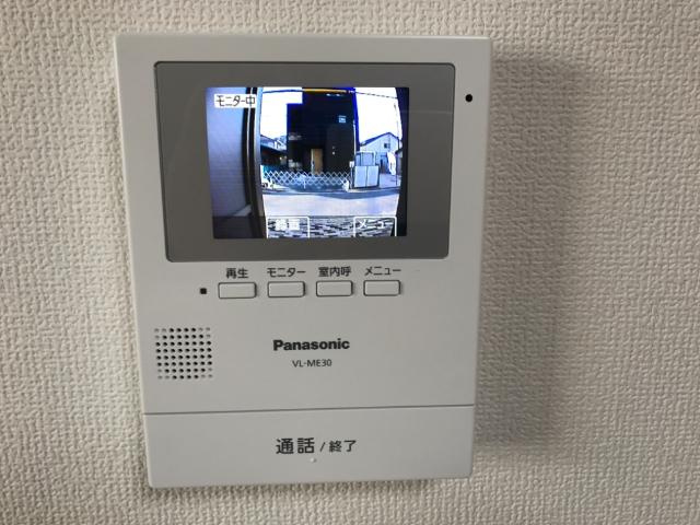 キューブ亀山の設備|カメラ付インターホン