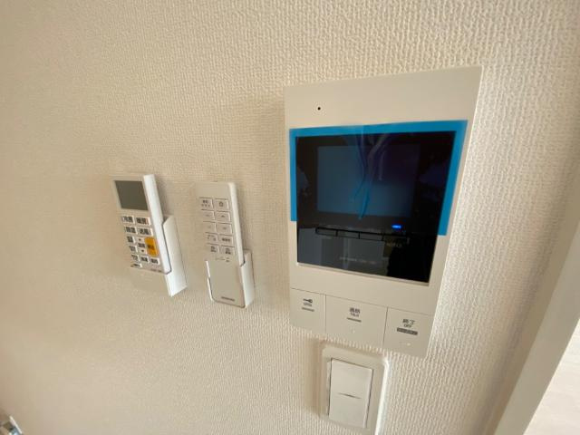 メゾンさくら緑井の内装|カメラ付インターホン