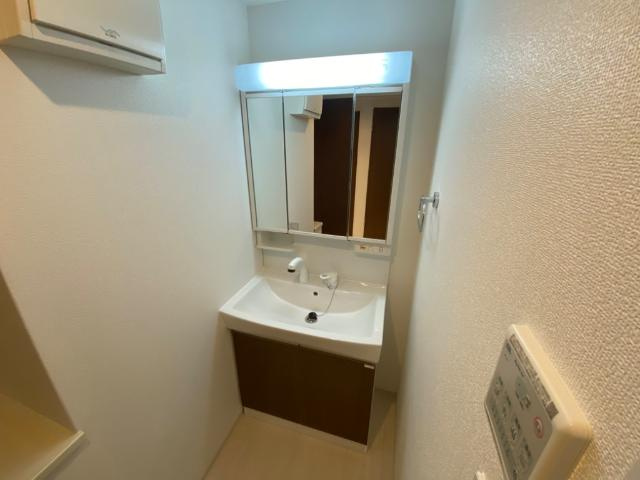 メゾンさくら緑井の洗面所|洗髪洗面化粧台