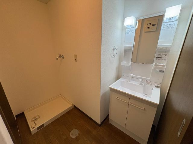 ロイヤルタムラさくら館の洗面所|洗髪洗面化粧台（イメージ）