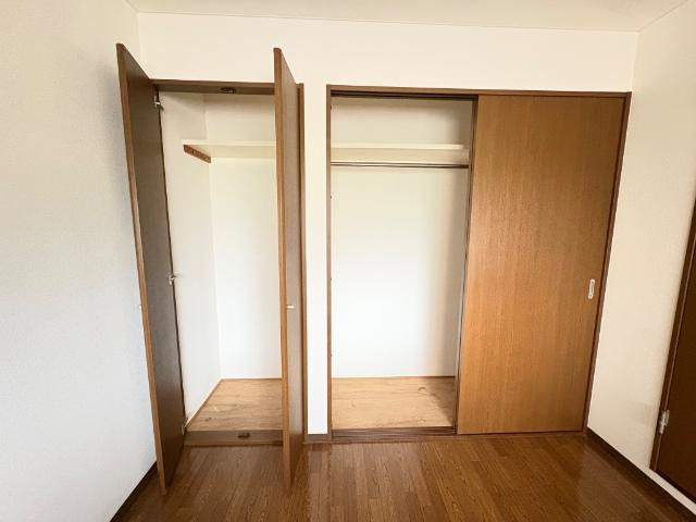 ロイヤルタムラさくら館の収納|北側洋室クローゼット（イメージ）