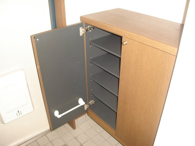 エスポワール祇園A・Bの収納|下駄箱