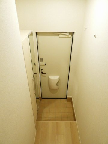 サンカルージ　ウェストの玄関|明るい玄関です