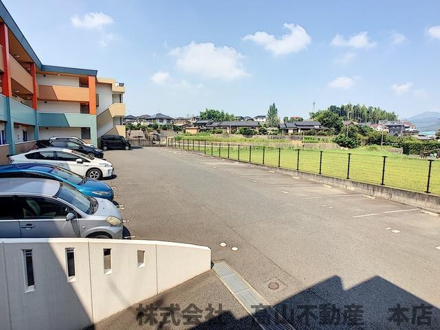 レジェンド桜の駐車場