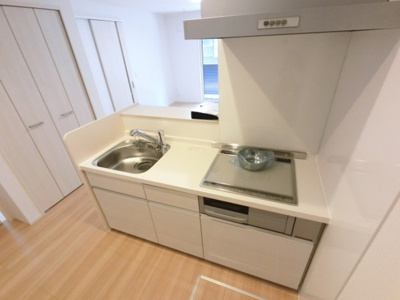 【キッチン】 | 大和 Ⅲ | ＩＨ・浄水器（別途契約）付き対面キッチン