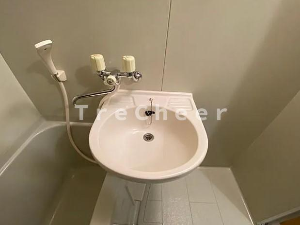 プレール市ヶ谷納戸町の洗面所