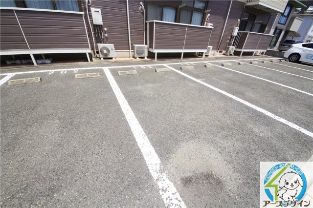 ローゲンハイツの駐車場