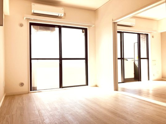 プライムアーバン武蔵野ヒルズＡ棟の居間・リビング