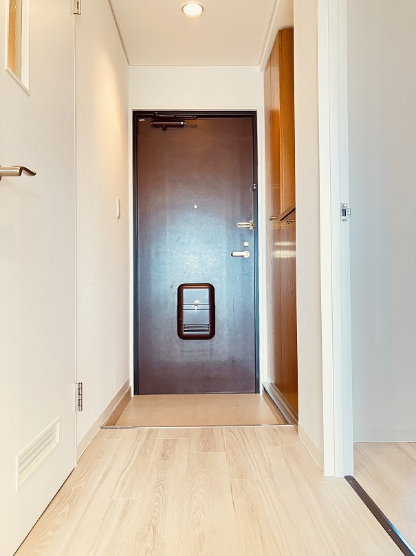 プライムアーバン武蔵野ヒルズＡ棟の玄関