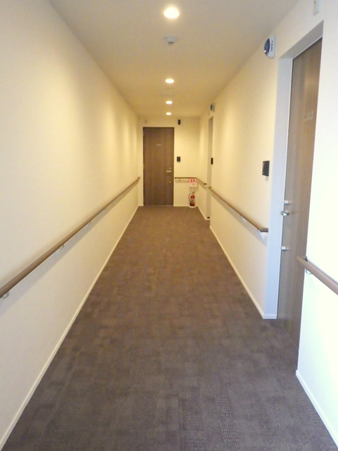 （シニア限定）ヘーベルVillage十日市場のその他共用部分|★広々とした通路★手すり付★