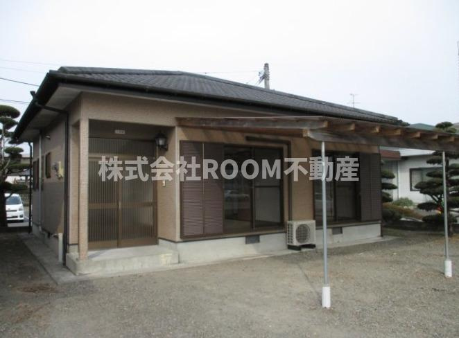 長倉貸家の駐車場