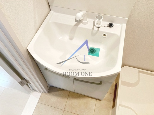 ボヌール南長崎の洗面所|独立洗面台です。