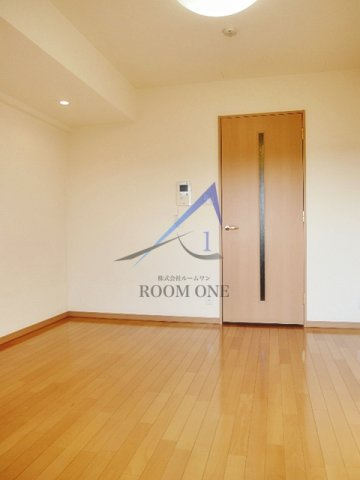 ルーブル南池袋の居間・リビング|洋室のお部屋です。