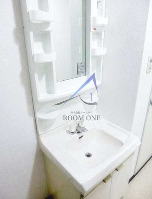 グレース飯島の洗面所|独立洗面台です。