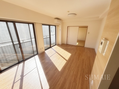 サントル田端１丁目の居間・リビング|こちらのリビングで趣味の時間をお楽しみください