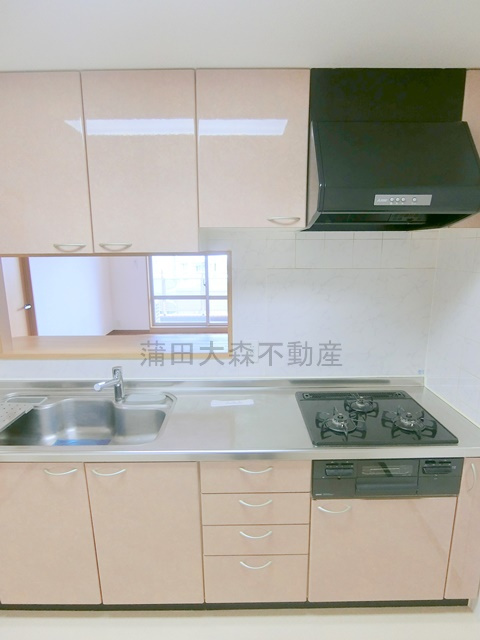 HF馬込レジデンスのキッチン|グリル付き３口ガスコンロのシステムキッチン