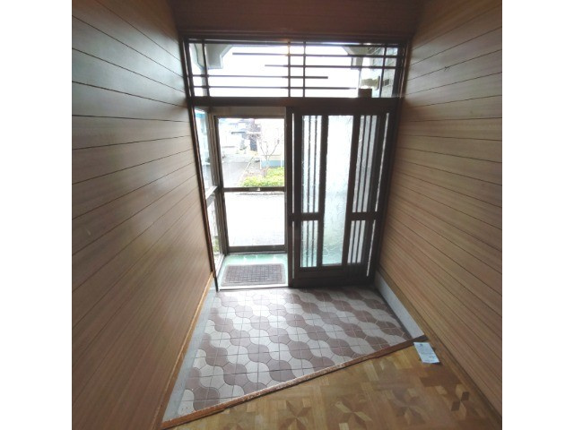 登別市新生町3丁目5-17戸建の玄関